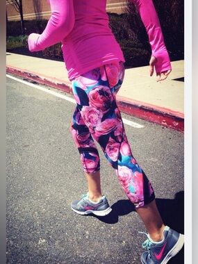 Lululemon Secret Garden Run Inspire Crops Size 2
